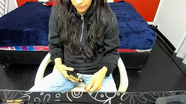 Snapshot of Abrillee1 chatting on January 10, 2025, 7:32 pm Abrillee1 online show from January 10, 2025, 7:32 pm