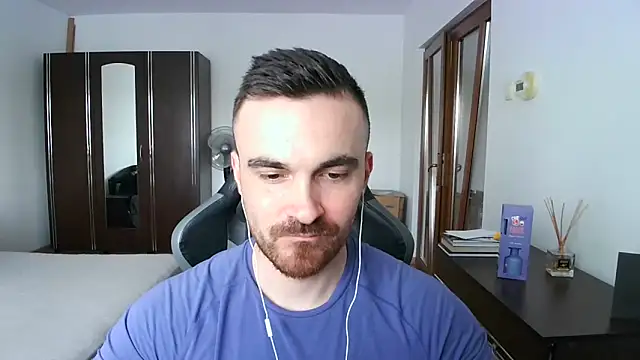 Snapshot of mu5clemania2 chatting on April 19, 2026, 1:32 pm mu5clemania2 online show from April 19, 2026, 1:32 pm