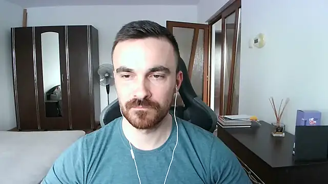 Snapshot of mu5clemania2 chatting on May 17, 2026, 3:52 pm mu5clemania2 online show from May 17, 2026, 3:52 pm
