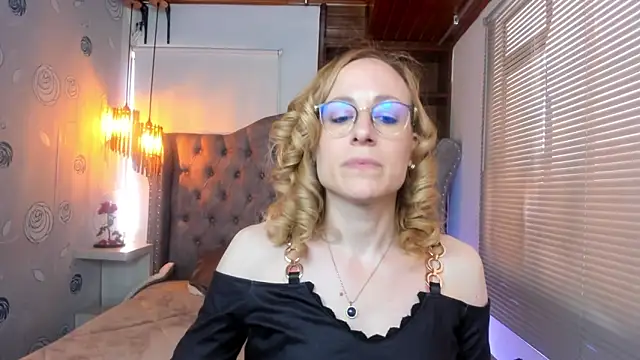 Snapshot of SammySanders chatting on January 22, 2025, 5:17 pm SammySanders online show from January 22, 2025, 5:17 pm