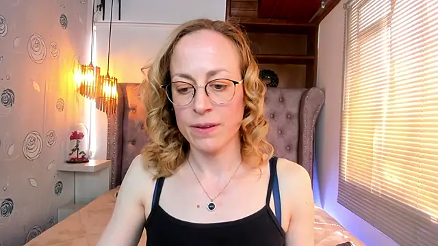 Snapshot of SammySanders chatting on February 12, 2025, 7:13 pm SammySanders online show from February 12, 2025, 7:13 pm