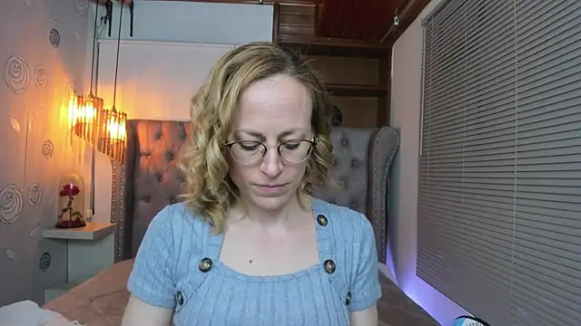 Snapshot of SammySanders chatting on March 12, 2025, 11:12 pm SammySanders online show from March 12, 2025, 11:12 pm