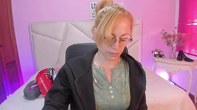 Snapshot of SammySanders chatting on February 6, 2026, 12:30 pm SammySanders online show from February 6, 2026, 12:30 pm