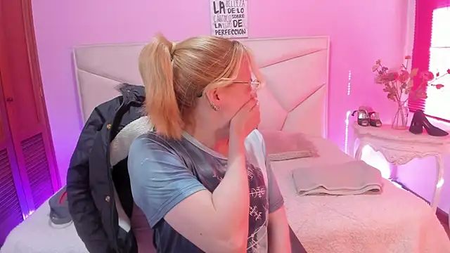 Snapshot of SammySanders chatting on February 26, 2026, 1:21 pm SammySanders online show from February 26, 2026, 1:21 pm