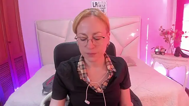 Snapshot of SammySanders chatting on February 28, 2026, 1:01 pm SammySanders online show from February 28, 2026, 1:01 pm