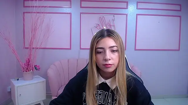 Snapshot of channel_blonde_a chatting on December 13, 2024, 4:38 pm channel blonde a online show from December 13, 2024, 4:38 pm