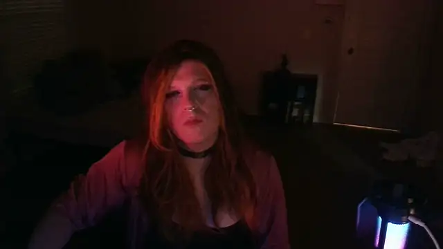 Snapshot of EmberLee chatting on February 27, 2025, 3:36 am EmberLee online show from February 27, 2025, 3:36 am