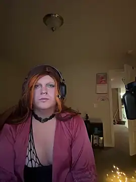 Snapshot of EmberLee chatting on February 28, 2025, 1:26 am EmberLee online show from February 28, 2025, 1:26 am