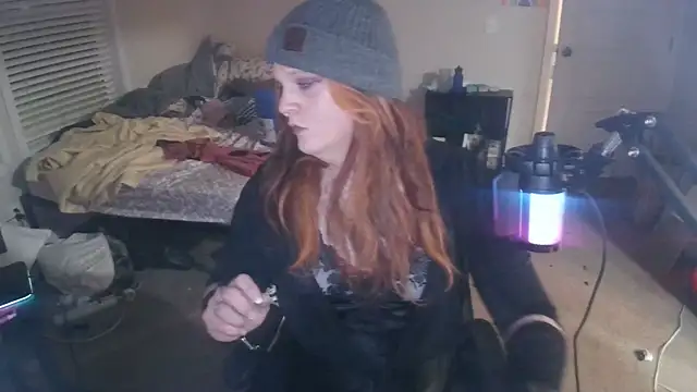 Snapshot of EmberLee chatting on March 22, 2025, 2:27 am EmberLee online show from March 22, 2025, 2:27 am