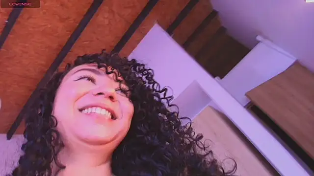 irantzu hank online show from April 23, 2026, 7:27 pm