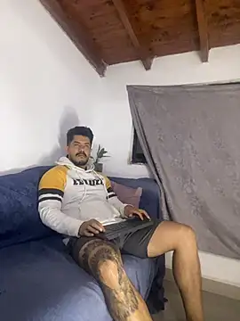 AndresSmith   online show from March 31, 2026, 8:26 am