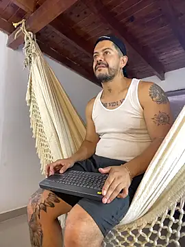 AndresSmith   online show from June 4, 2026, 9:32 pm