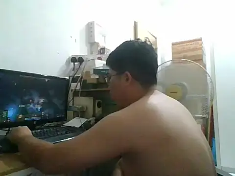 Snapshot of shyboymasturbation chatting on January 20, 2025, 5:59 pm shyboymasturbation online show from January 20, 2025, 5:59 pm