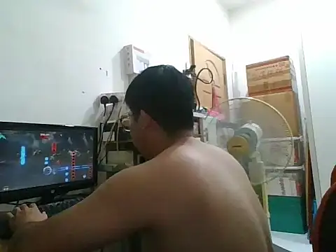 Snapshot of shyboymasturbation chatting on January 28, 2025, 5:43 am shyboymasturbation online show from January 28, 2025, 5:43 am