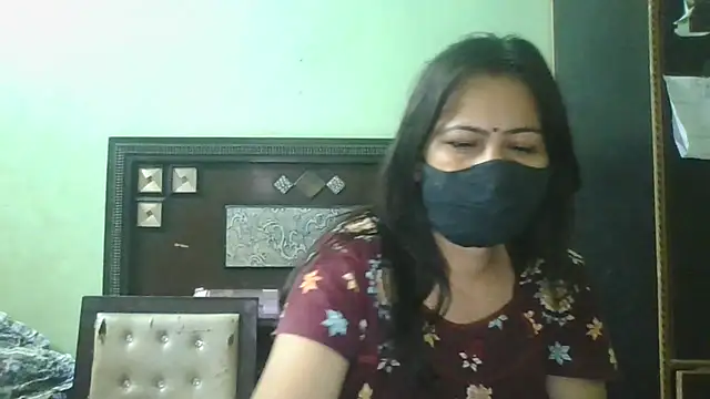 couplesuni online show from May 13, 2026, 6:49 pm