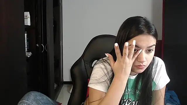 kayla k18 online show from February 16, 2025, 9:59 pm