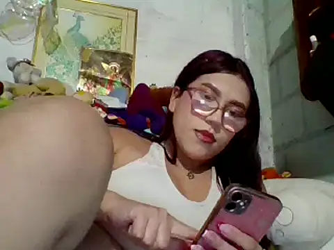 Snapshot of dafne19_ chatting on February 19, 2025, 3:50 am dafne19  online show from February 19, 2025, 3:50 am