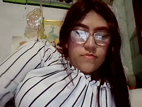 Snapshot of dafne19_ chatting on March 13, 2025, 2:27 am dafne19  online show from March 13, 2025, 2:27 am