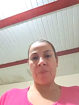 Snapshot of Zaralu_ chatting on December 4, 2024, 9:57 pm Zaralu  online show from December 4, 2024, 9:57 pm