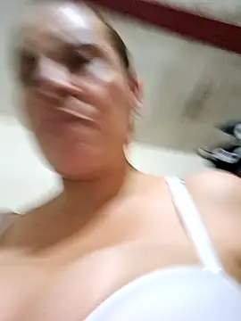 Snapshot of Zaralu_ chatting on January 2, 2025, 11:38 pm Zaralu  online show from January 2, 2025, 11:38 pm