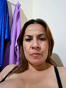 Snapshot of Zaralu_ chatting on February 27, 2025, 11:59 pm Zaralu  online show from February 27, 2025, 11:59 pm