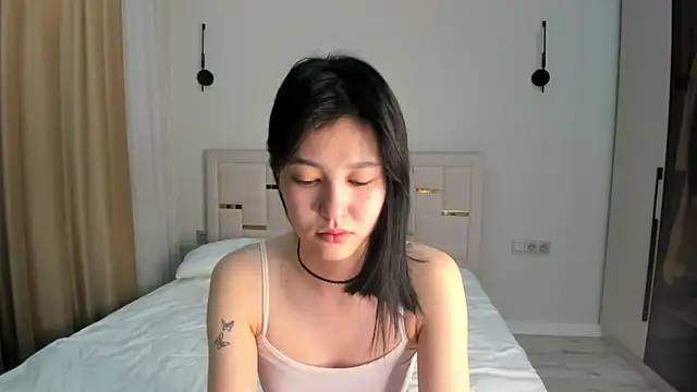 Snapshot of Lola_Peach chatting on February 21, 2026, 5:30 am Lola Peach online show from February 21, 2026, 5:30 am