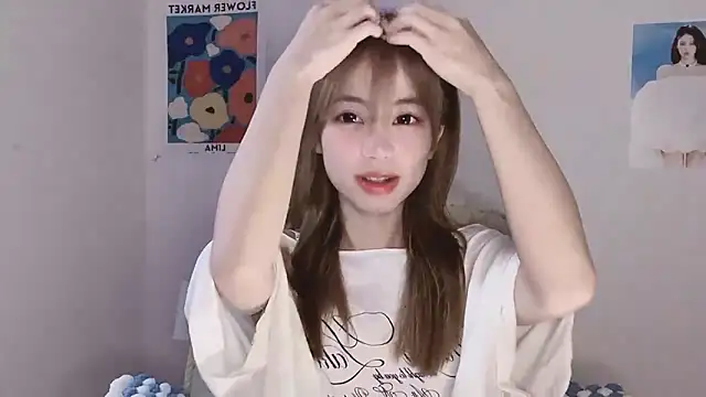 Snapshot of -Hottie chatting on February 27, 2026, 4:07 pm -Hottie online show from February 27, 2026, 4:07 pm