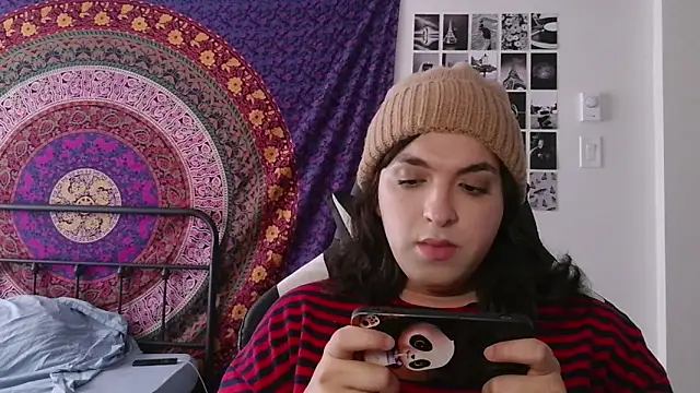 Snapshot of mawadastay chatting on October 24, 2025, 4:58 pm mawadastay online show from October 24, 2025, 4:58 pm