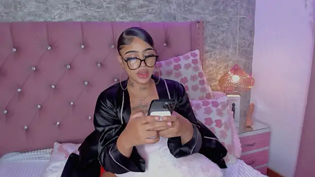 Mia Jansen online show from January 5, 2026, 5:27 pm