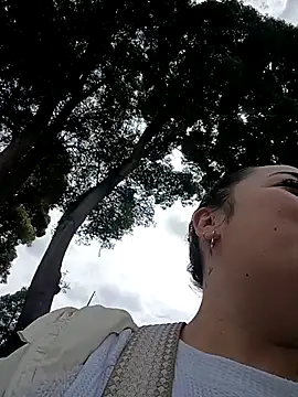 Snapshot of Lesly_10- chatting on November 17, 2025, 5:41 pm Lesly 10- online show from November 17, 2025, 5:41 pm