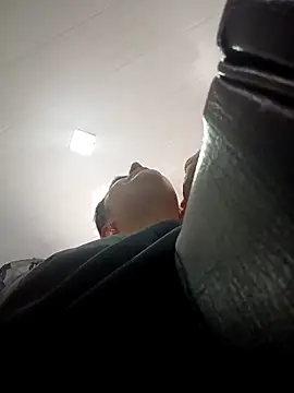 Snapshot of Lesly_10- chatting on November 26, 2025, 2:18 pm Lesly 10- online show from November 26, 2025, 2:18 pm