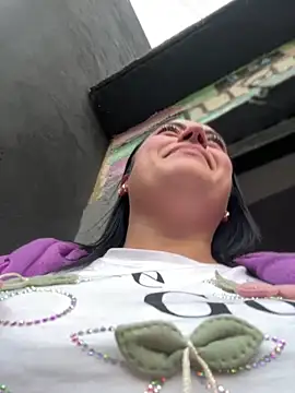 Lesly 10- online show from March 27, 2026, 11:04 pm