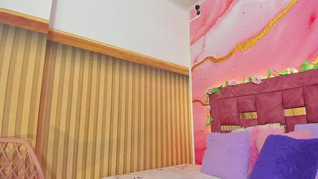 melody paris online show from March 17, 2026, 10:51 am