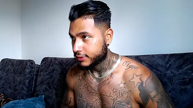 Snapshot of Exotic_tatto27121 chatting on January 19, 2025, 7:37 pm Exotic tatto27121 online show from January 19, 2025, 7:37 pm