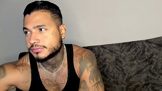 Snapshot of Exotic_tatto27121 chatting on October 28, 2025, 11:07 pm Exotic tatto27121 online show from October 28, 2025, 11:07 pm