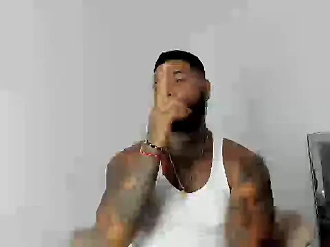 Snapshot of Exotic_tatto27121 chatting on March 4, 2026, 7:25 am Exotic tatto27121 online show from March 4, 2026, 7:25 am