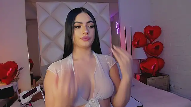 Snapshot of KimRoussee chatting on February 15, 2025, 8:11 am KimRoussee online show from February 15, 2025, 8:11 am