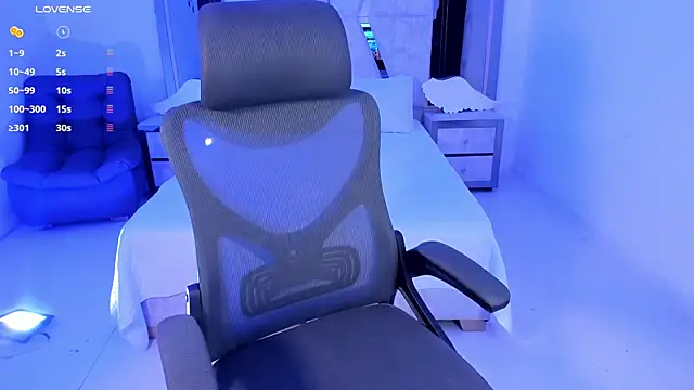 EmySilver online show from February 11, 2025, 5:29 pm