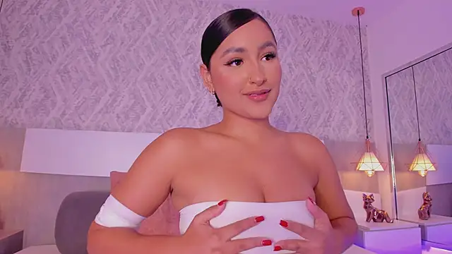 AishaPeyton online show from November 12, 2025, 5:13 pm