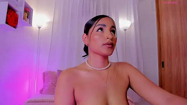 AishaPeyton online show from July 16, 2026, 6:41 am
