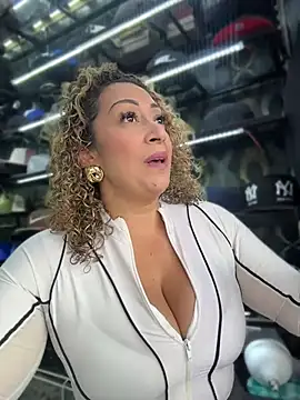 Katti Barrera online show from July 16, 2026, 6:25 pm