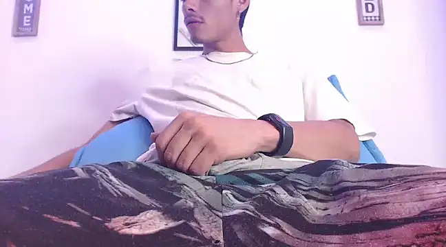 Snapshot of harrytomson_1 chatting on February 15, 2025, 5:19 am harrytomson 1 online show from February 15, 2025, 5:19 am