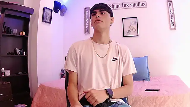 Snapshot of harrytomson_1 chatting on September 13, 2025, 3:34 pm harrytomson 1 online show from September 13, 2025, 3:34 pm