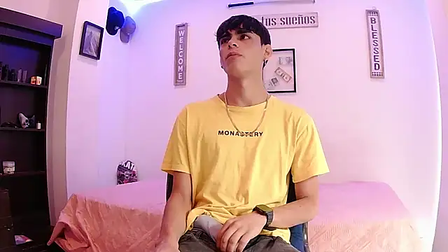 Snapshot of harrytomson_1 chatting on September 18, 2025, 6:10 pm harrytomson 1 online show from September 18, 2025, 6:10 pm