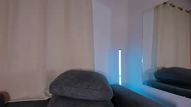 zoe roux21 online show from March 9, 2025, 11:03 pm