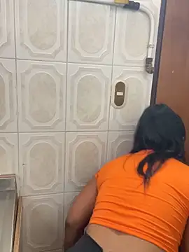 zoe roux21 online show from October 23, 2025, 10:19 pm