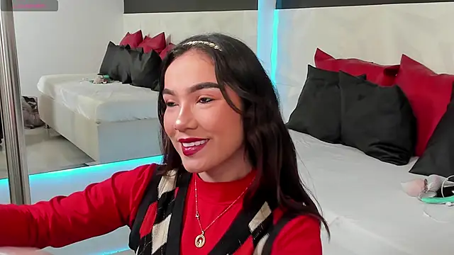 scarlet castro online show from January 27, 2025, 11:54 am