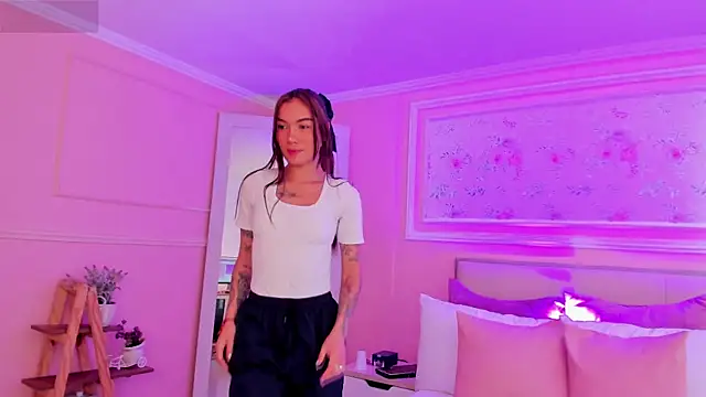 scarlet castro online show from March 2, 2026, 4:36 pm