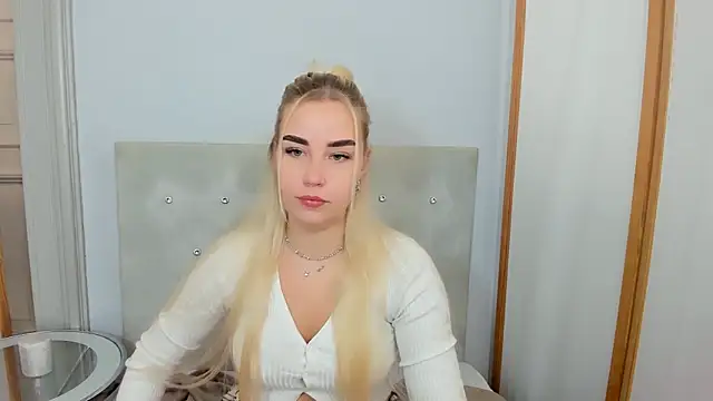 KristyHoney online show from March 8, 2025, 6:10 am