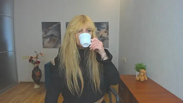 Anna Diax online show from June 4, 2026, 11:38 am